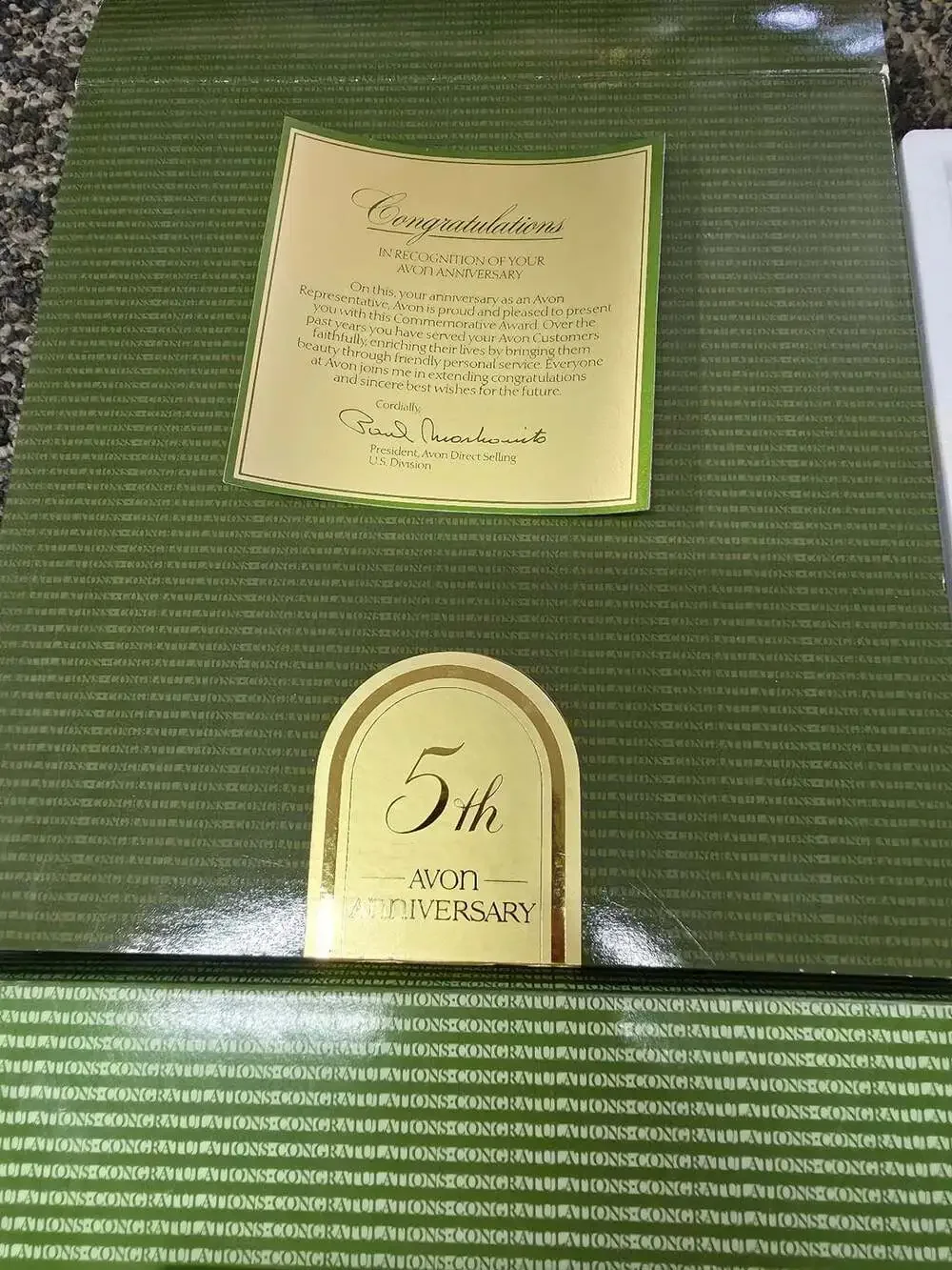 Avon Anniversary Porcelain Plate Set Gold Trim 1995 - ,